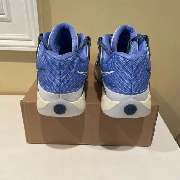 KD 18 “Boys & Girls Club” Men’s Size 10